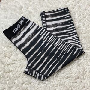 Nike Capri Tie Dye leggings Stripes F6